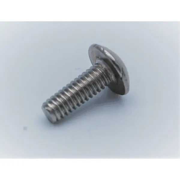 Tornillos de casco
